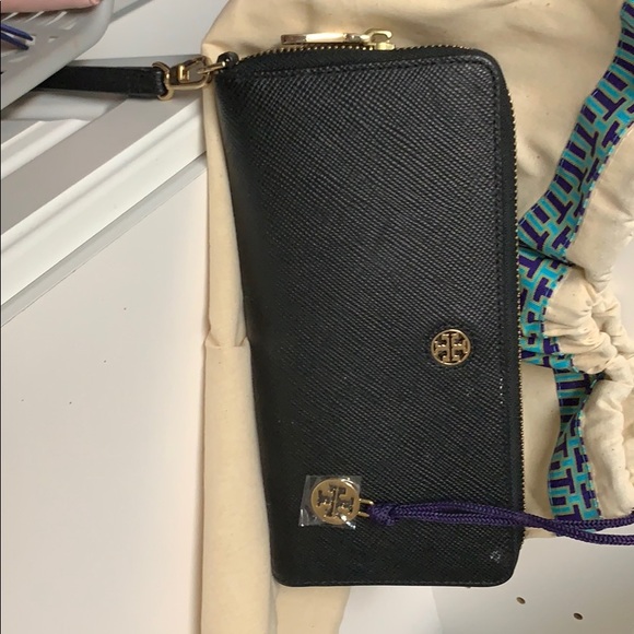 Tory Burch black wristlet - Picture 1 of 2